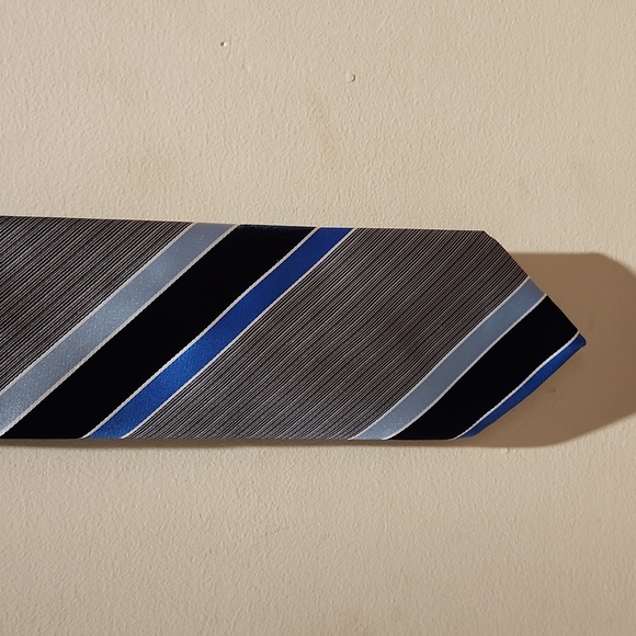 Vintage Christian Dior Tie - Picture 2 of 5